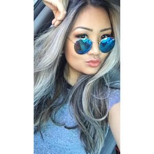 Meet your Posher, Alexis